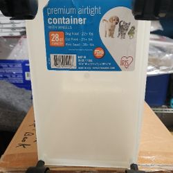 IRIS USA 28 Quart Airtight Pet Food Container 
