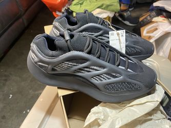 Brand New Adidas Yeezy 700 V3