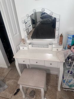 White Vanity Makeup Table w/ Lighted Mirror + Stool