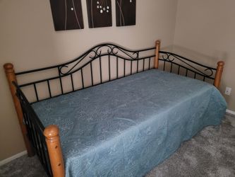 Beautiful Twin Quilt Bedspread Set
