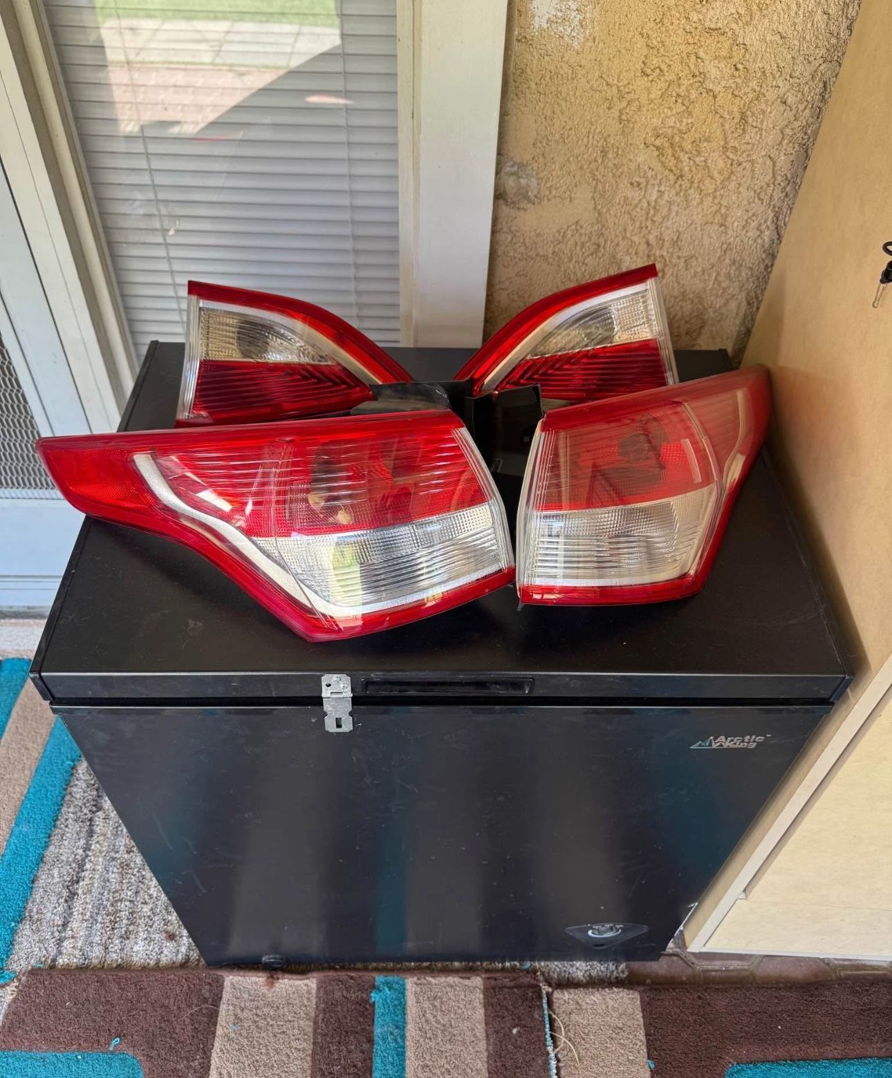 2013-2016 Ford Escape - Driver and Passenger Side, Inner and Outer Halogen Tail Light, With bulbs