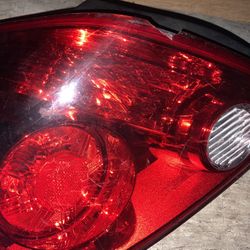 Nissan Altima Rear/tail lights NAL949650 Right and Left Light