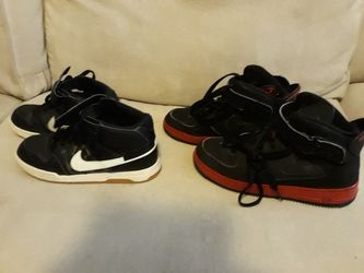 Boys Nike air sneakers