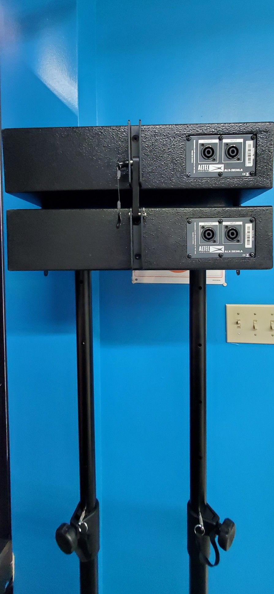 Altec Lansing Line Array Powered Speaker System for Sale in