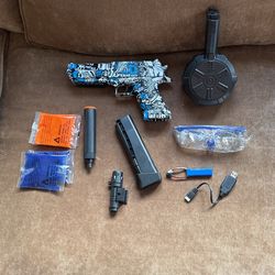 Toy Gel Gun With Beads & Laser