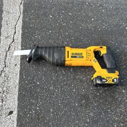 DeWalt Saw