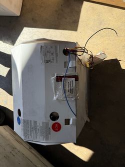  Suburban 5320A SAW6D 6 Gallon Suburban Advantage Water Heater LP Gas & Elec. Ignition