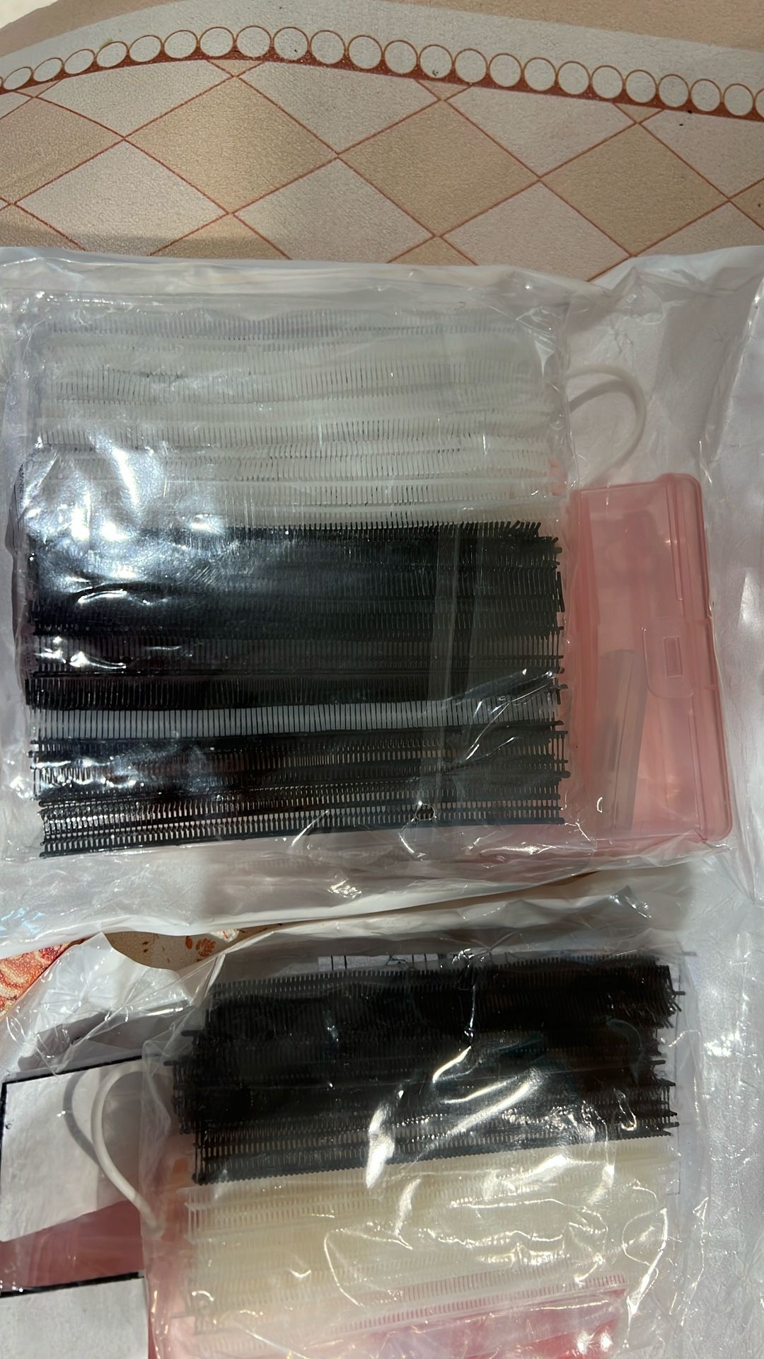 Stitch Gun for Clothes,Clothing Tag Gun,Quick Stitch Sewing Gun,Hemming Tool Kit with 6 Needles,1500 Black & 1500 White Fasteners, Pink