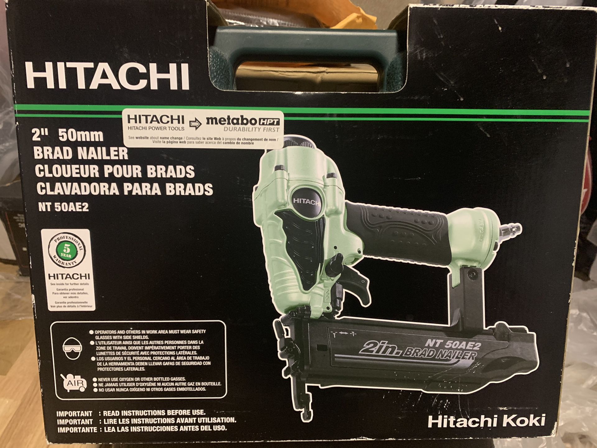 Hitachi 2’ 18 brad nail gun