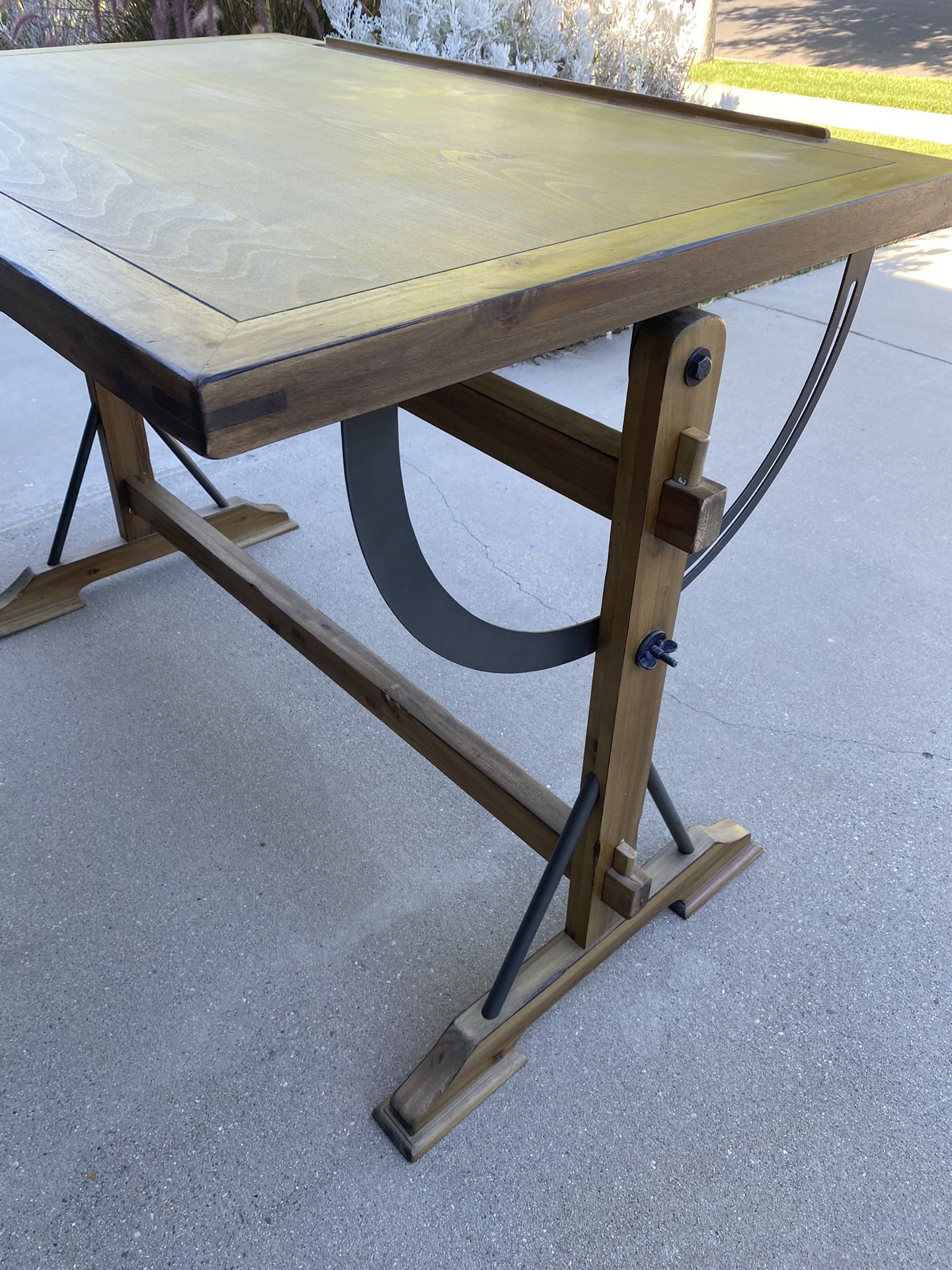 Drafting/artist Desk