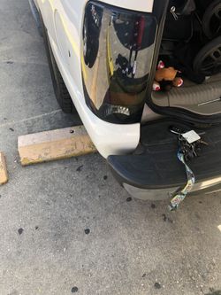 GMC Yukon tail liftgate models only