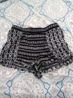 Women's mid rise boho style shorts