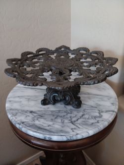 Sungmor Vintage Cast Iron Cake Stand, Ornate Pedestal Plate for Cakes, Cupcakes, Special Desserts