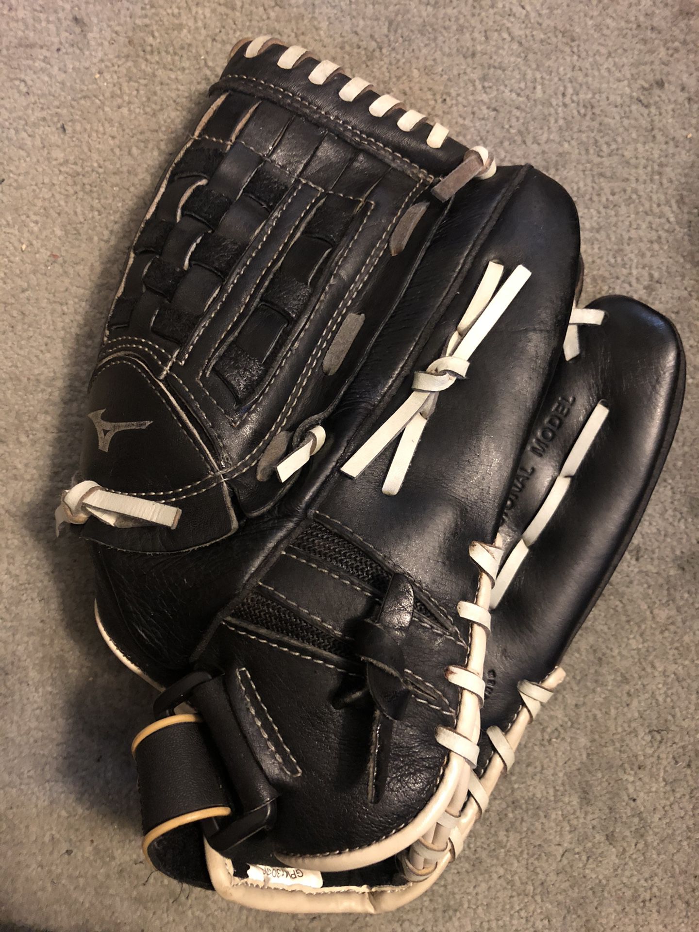 Mizuno Premier Softball Glove