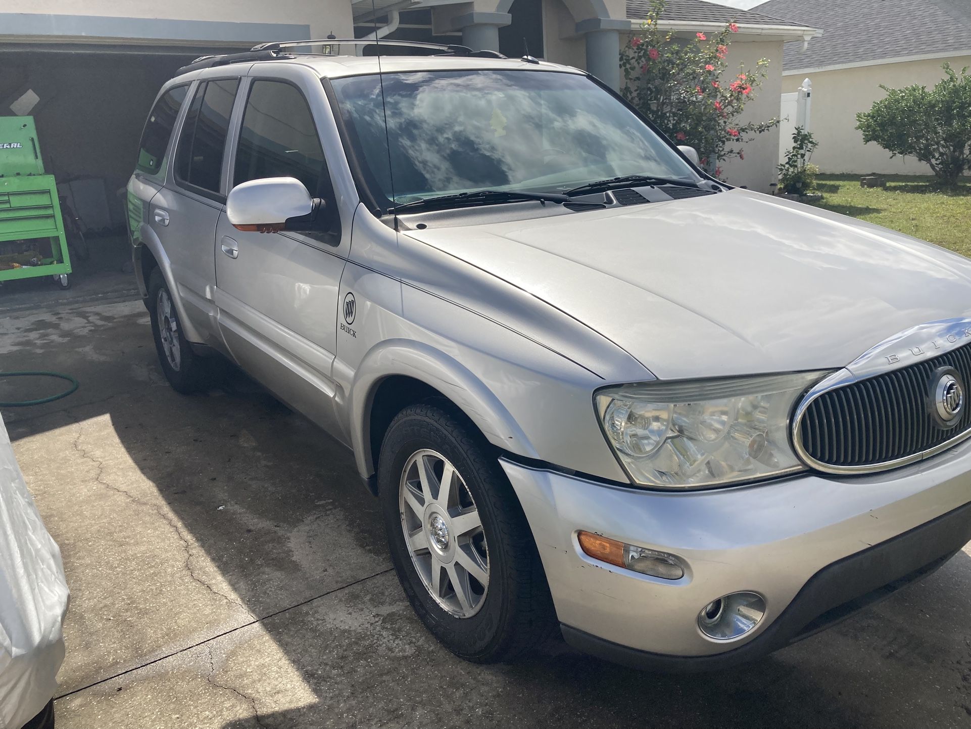2004 Buick Rainier