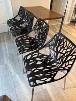 Modern Dining Table + 4 Chairs