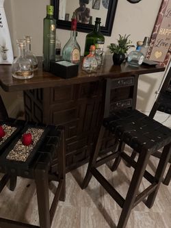 Complete Beautiful Bar w chairs