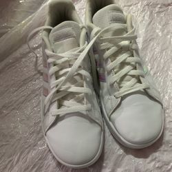 Tennis Shoes 👟