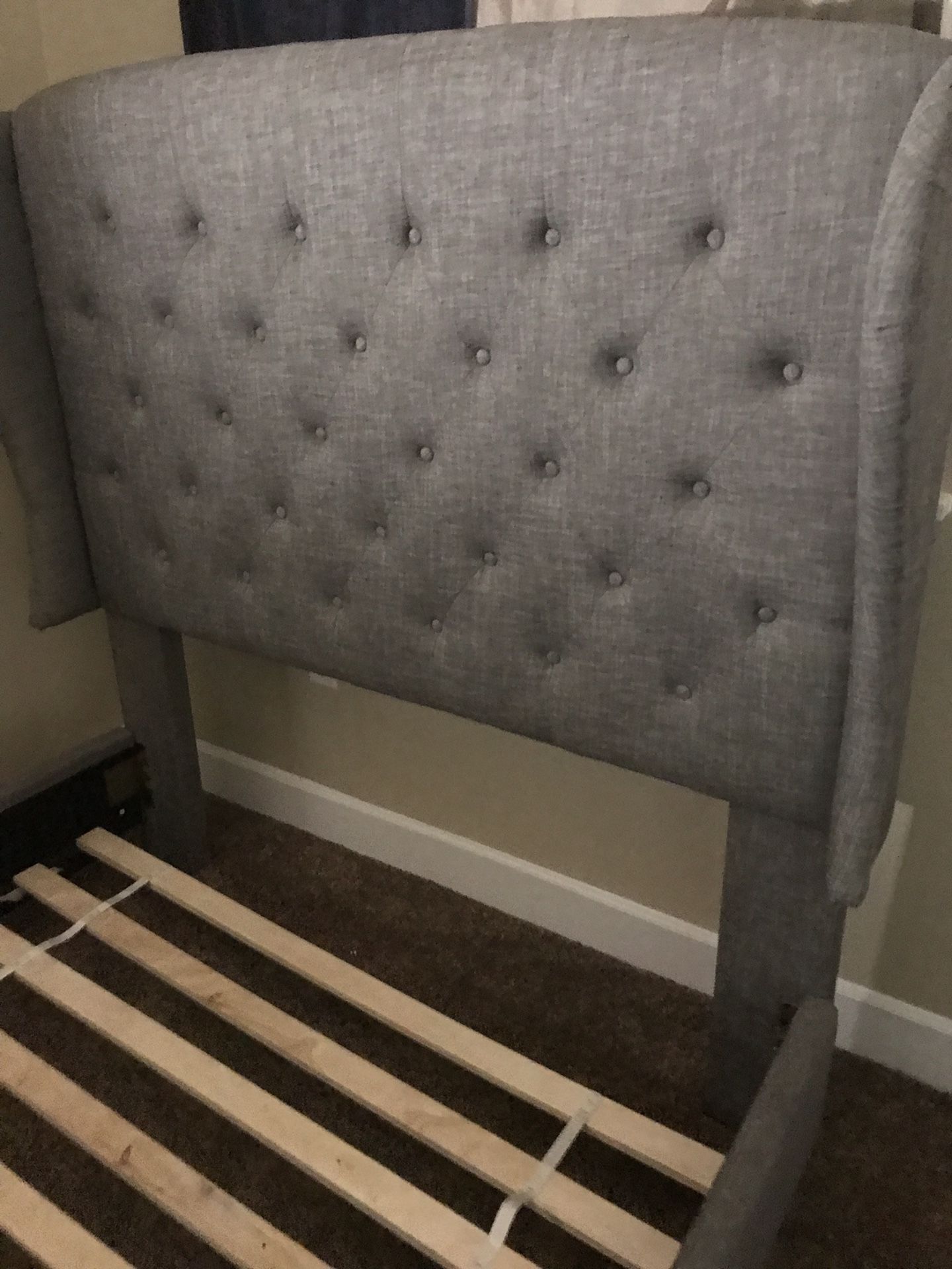 Full size beautiful headboard w/foot rails