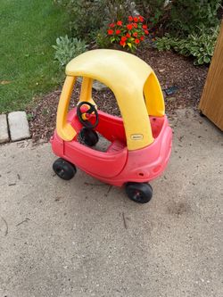 Little Tikes Cozy Coop, Rolls good, $10