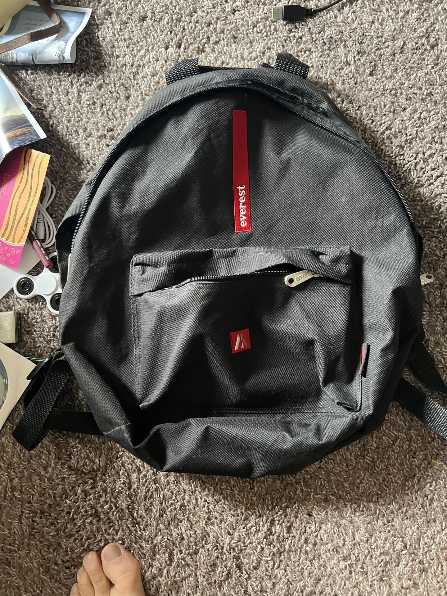 Everest brand Backpack - Make Offer 