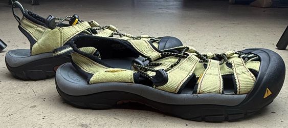 Keen Newport H2 Sandals Men's US 9.5 Olive Green