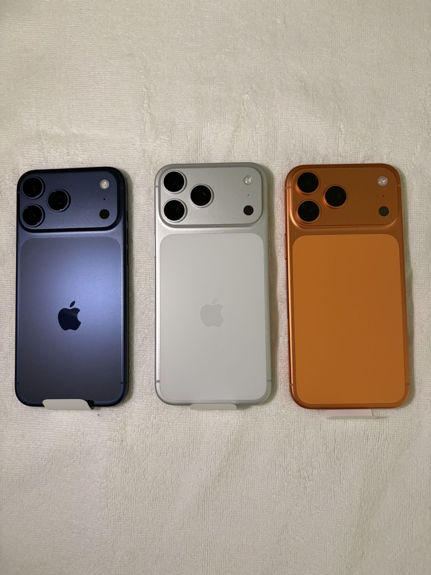Apple iPhone 17 Pro Max Unlocked $1315 Or 17 Pro $1215 Unlocked Brand New Bonus New Case And Screen Protector And I Can Deliver Now