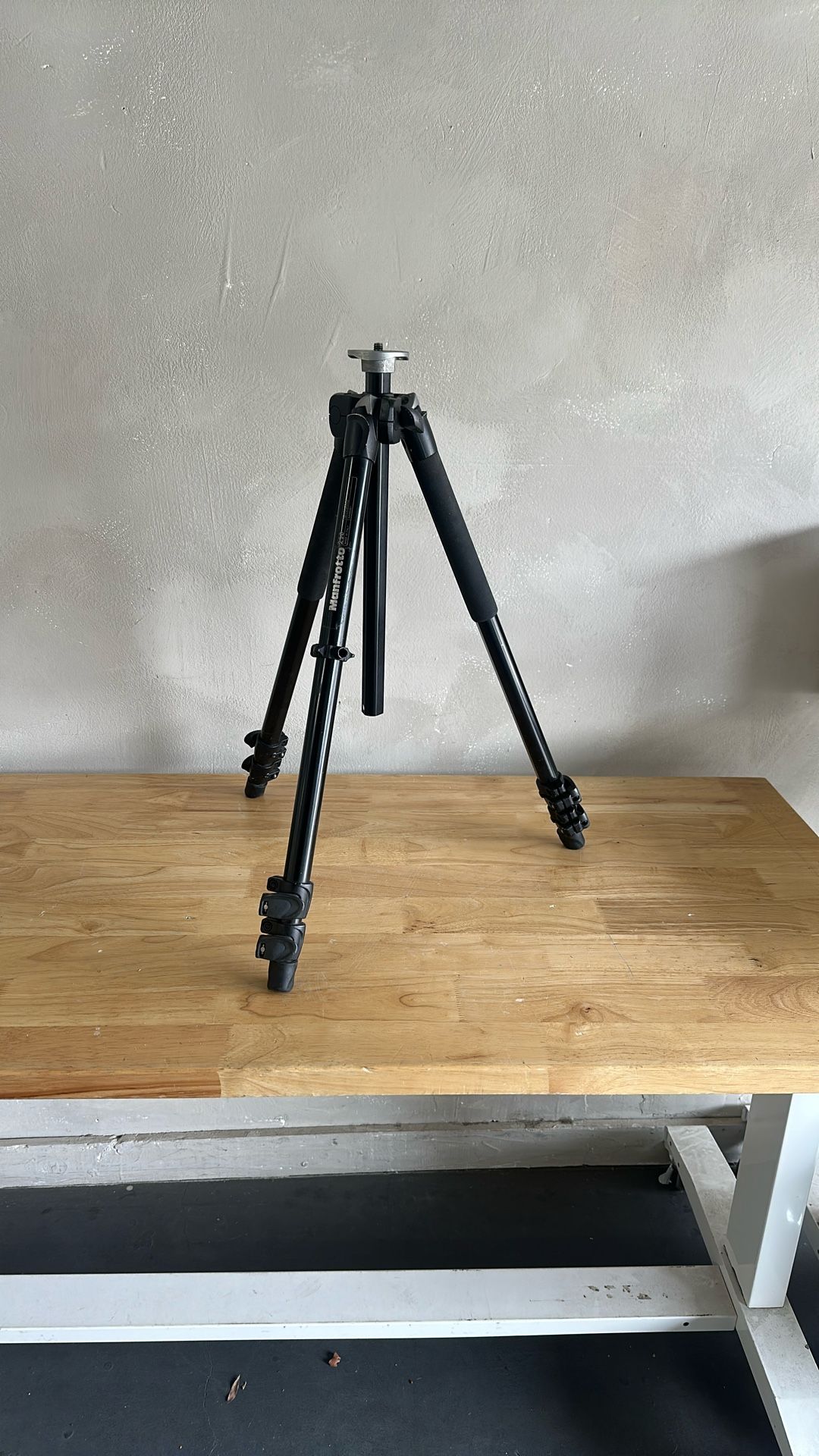 Manfrotto 290 Tripod
