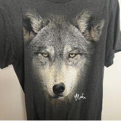 Alaska Wolf! T-shirt! Size small