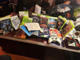 Xbox 360 Slim & 10 Games 