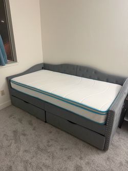 Daybed and mattress