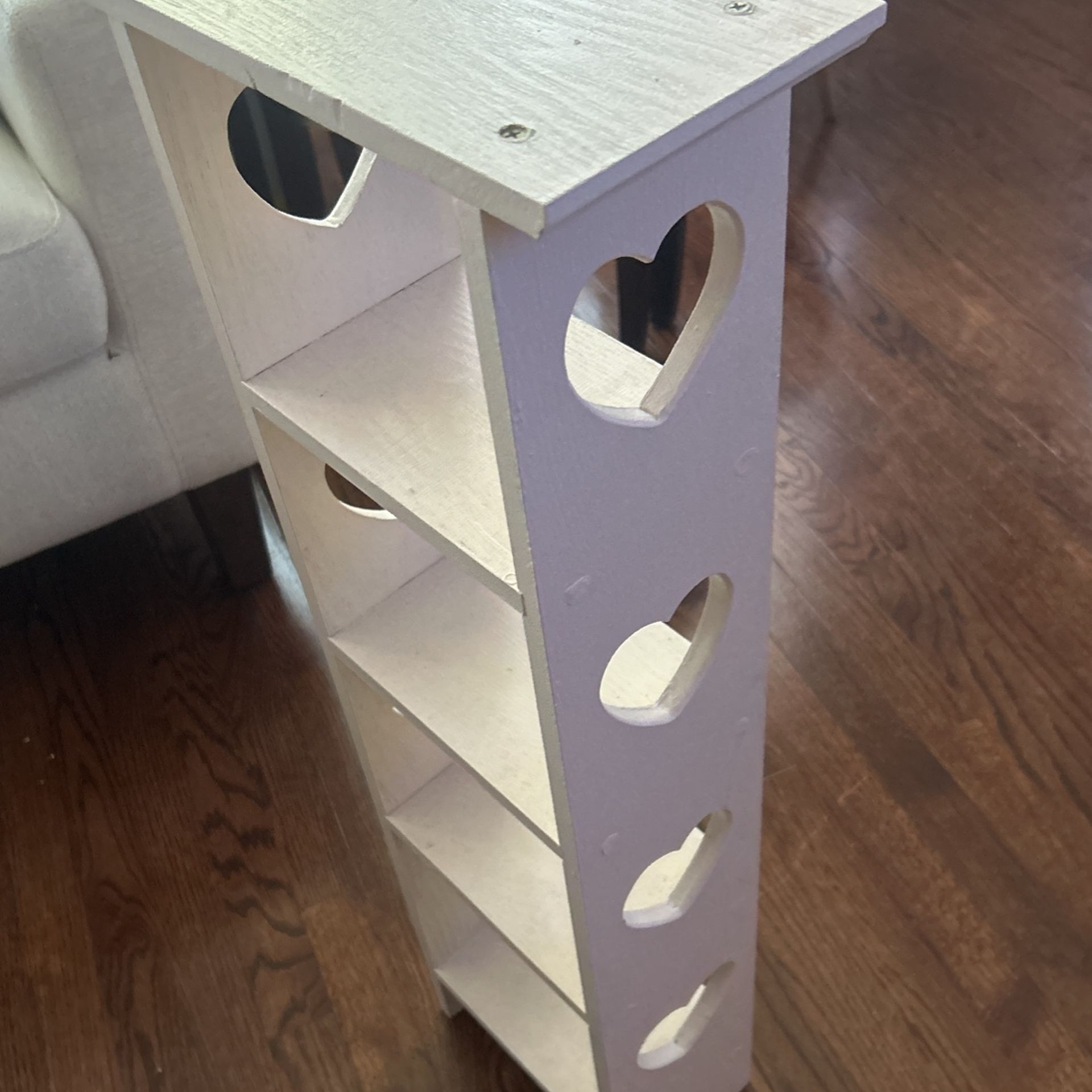 Hart’s Shelf Indoor Ore Outdoor