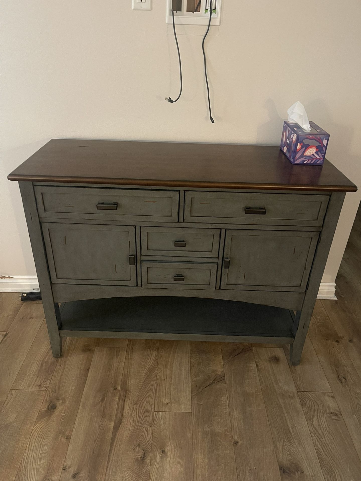 TV Storage Credenza Entry Table PERFECT condition
