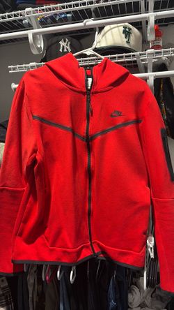Red nike tech