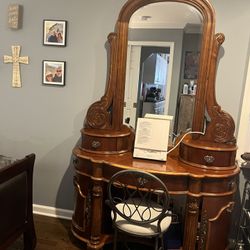 Vanity Table 