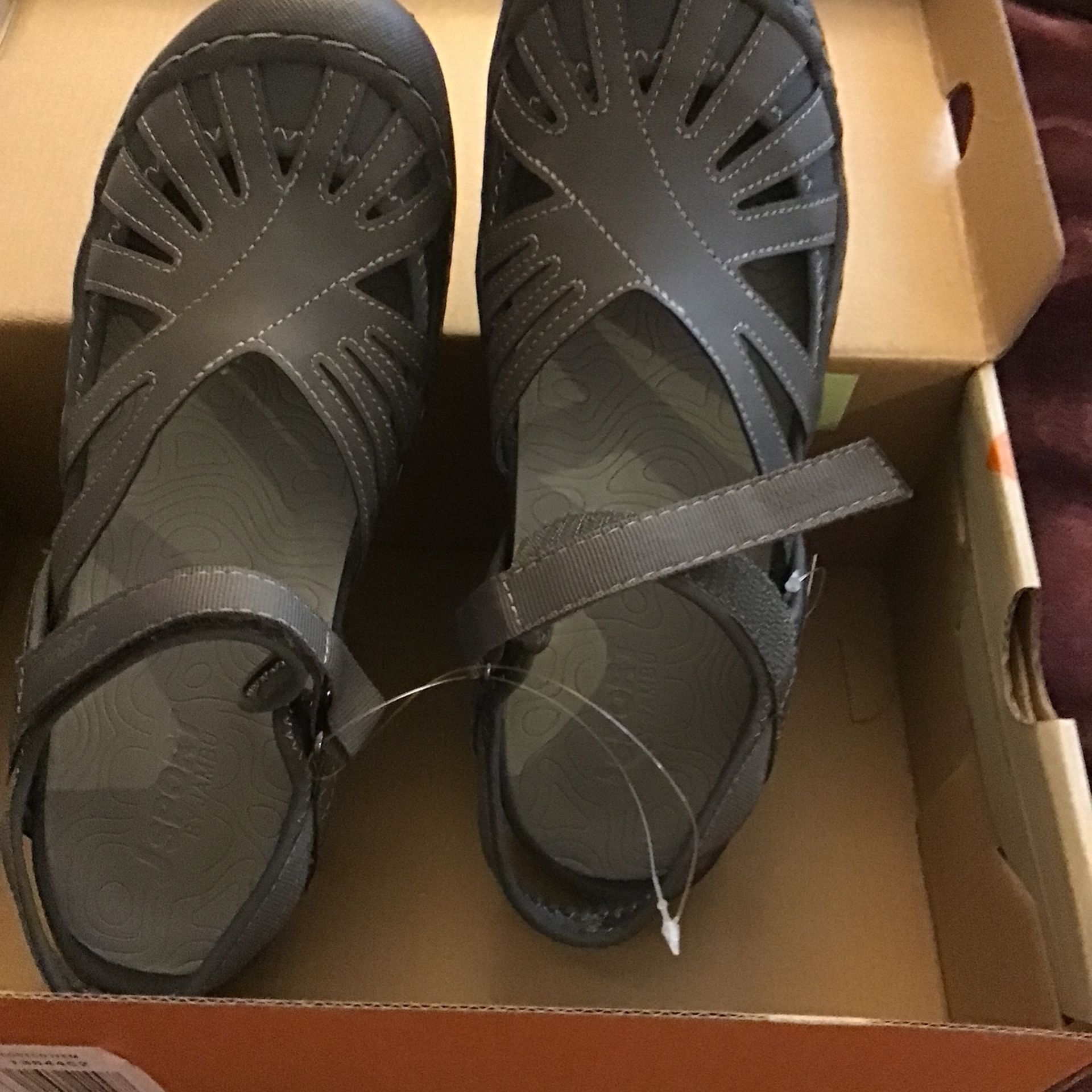 J Sport Women’s Sandals New In Box Size 9 Cash Or Zelle OfferUp