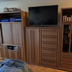 7 Piece Bedroom Set With TV 