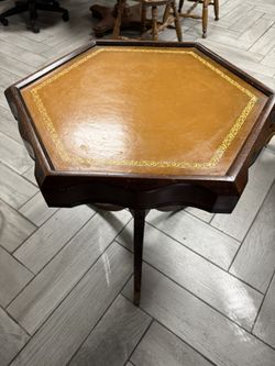 Table Hexagonal 