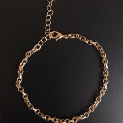 Gold color elegant chain bracelet