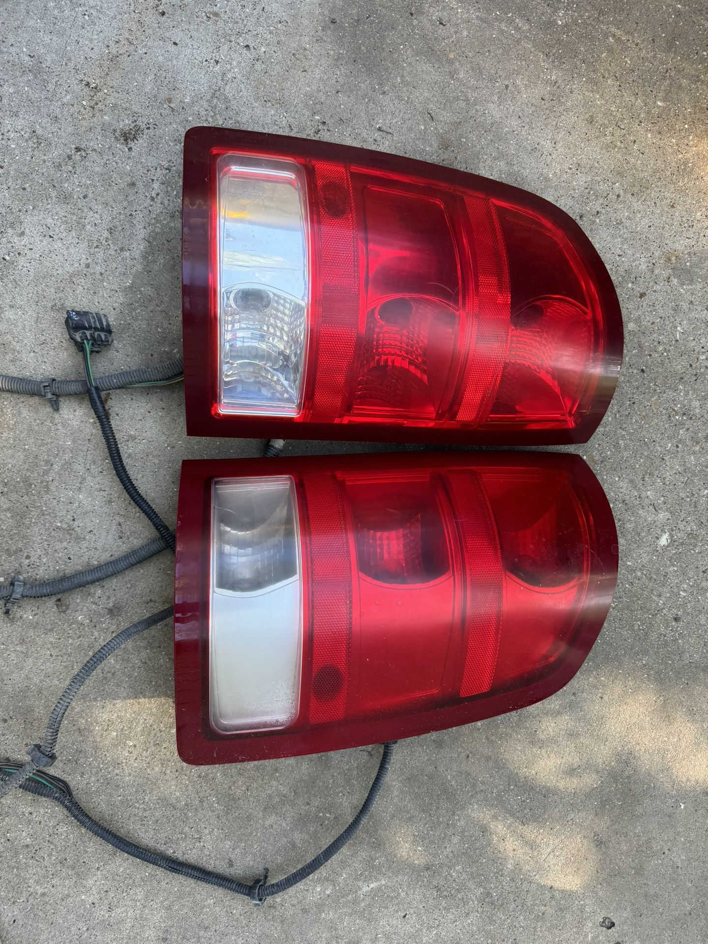2007 - 2013 GMC Sierra Tail Lights 