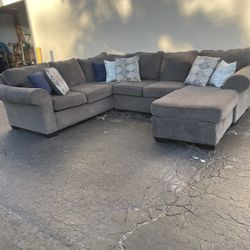 Sectionals $200 and LOWER. Take A Look 👀 🛋️ 