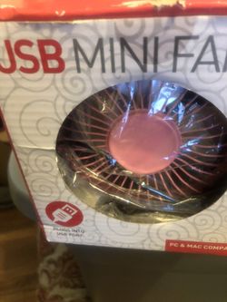 Pink Mini USB Fan: Location Santa Ana