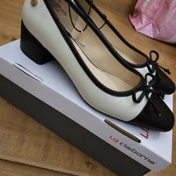 New womans size 7 ivory/black (Memory Foam) heel (orig $65) Liz Claiborne 
