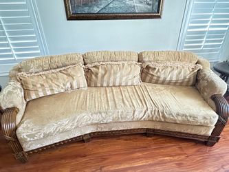Sofa and two chairs set