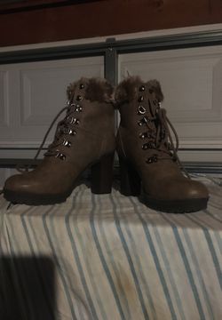 Guess boots new