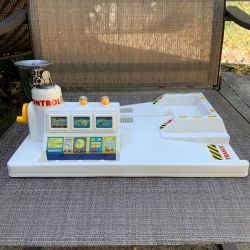 Playmates NASA Space Shuttle Launch Pad - Vintage 1989 Toy