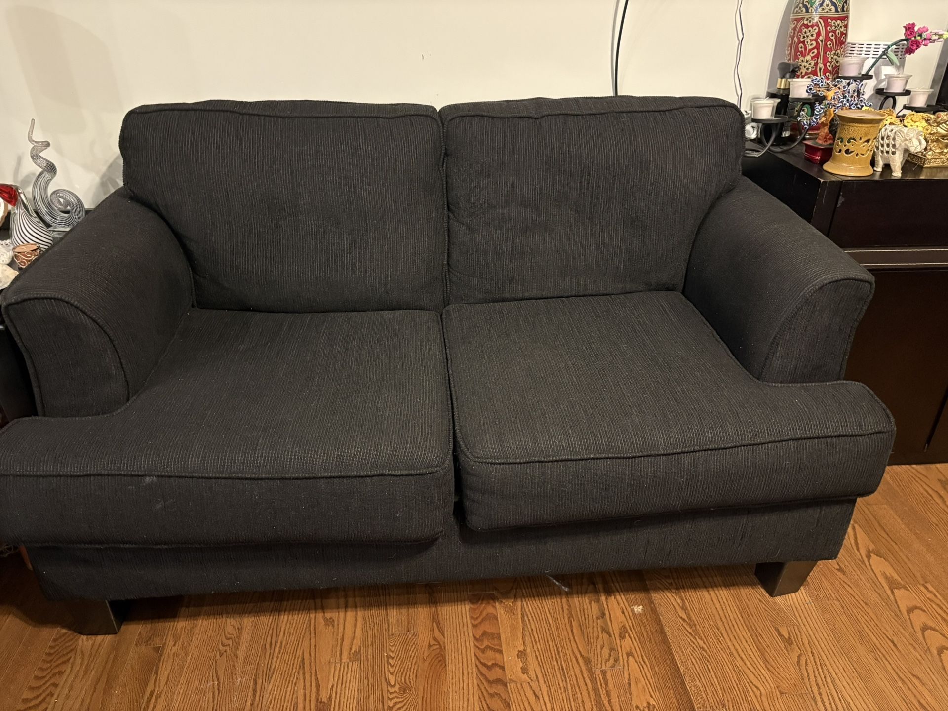 5 Sitter Sofa Set With Love Seat .Pick Up From Glen Burnie