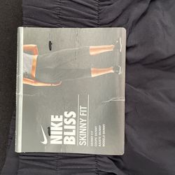 Nike bliss skinny fit workout pants
