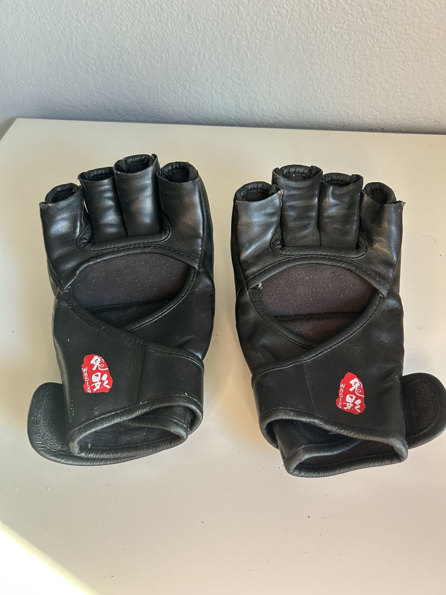 Meister MMA Gloves Shin Guards Foot Guards Practice Pads Punching Boxing Gloves Targets