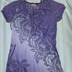 Koi Scrub Top In Purples With A Button On The Top Size Xsmall 